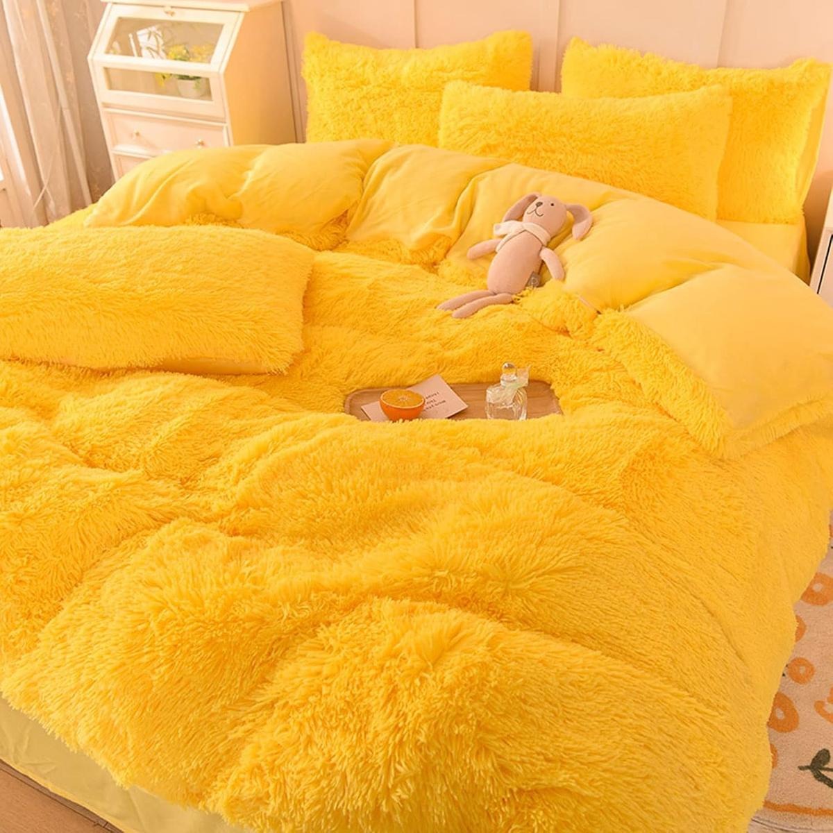 4 Piece Plush Duvet Cover Set (1 Fluffy Faux Duvet Cover+ 1 Heart Pillow + 2 Furry Pillow Shams), Soft & Warm Bedding Set (Pink, Queen (U.S.Standard)